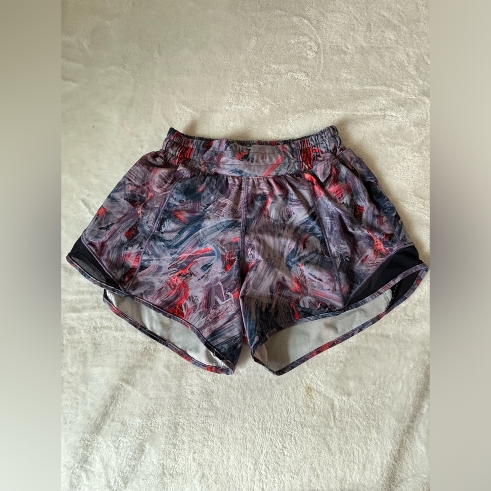 Pre-owned Lululemon Hotty Hot shorts Sz 2